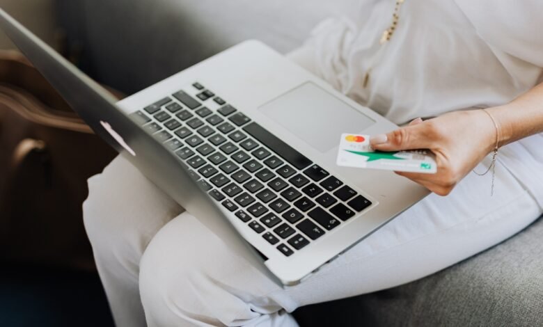 The importance of social proof to remove friction when customers buy online in the UAE